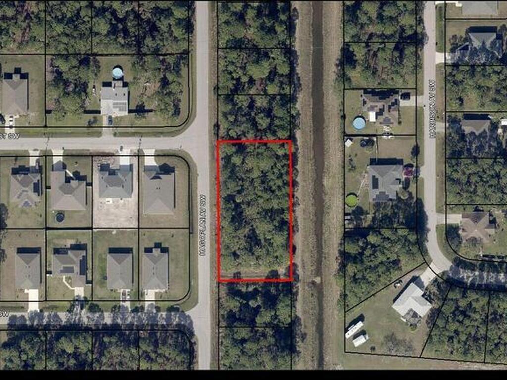2585 Hagoplan Avenue, Palm Bay, FL 32908