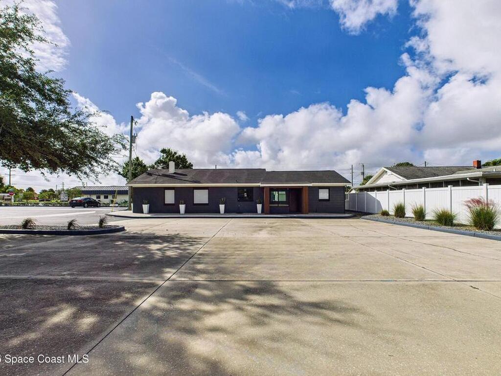 390 Poinciana Drive, Melbourne, FL 32935