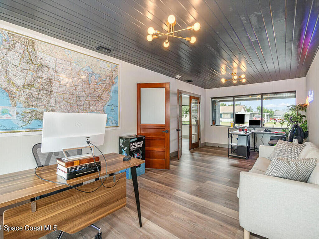 390 Poinciana Drive, Melbourne, FL 32935