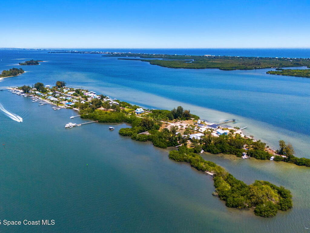 36 Vip Island, Grant, FL 32949