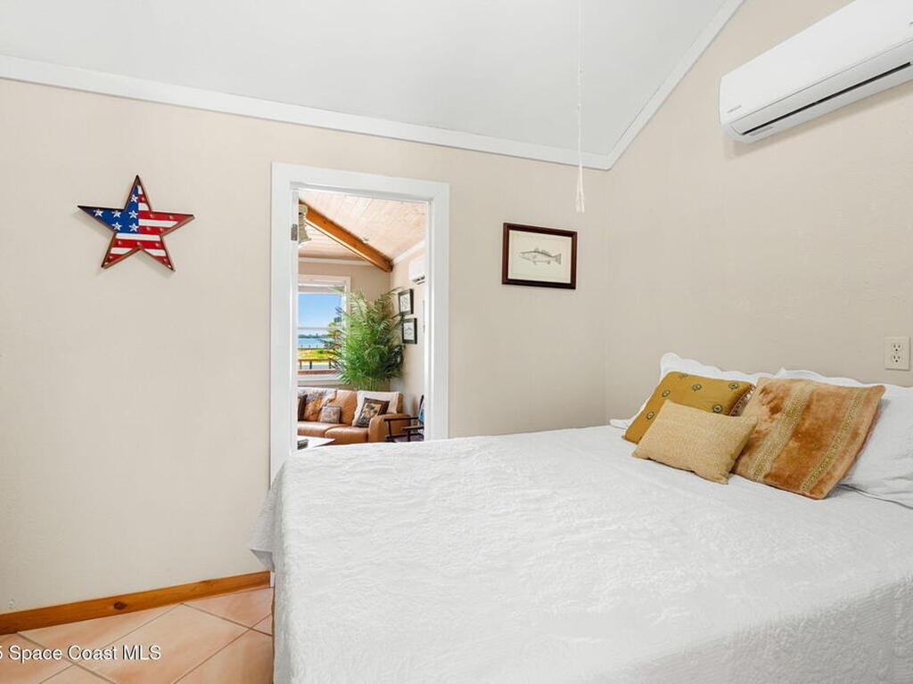 36 Vip Island, Grant, FL 32949