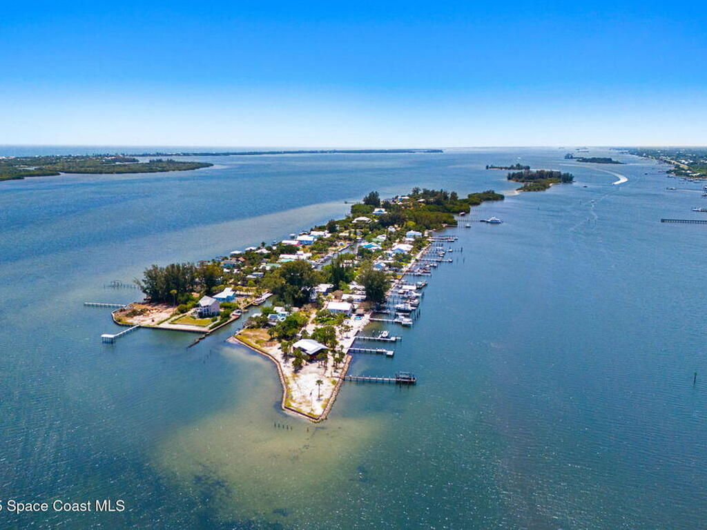 36 Vip Island, Grant, FL 32949