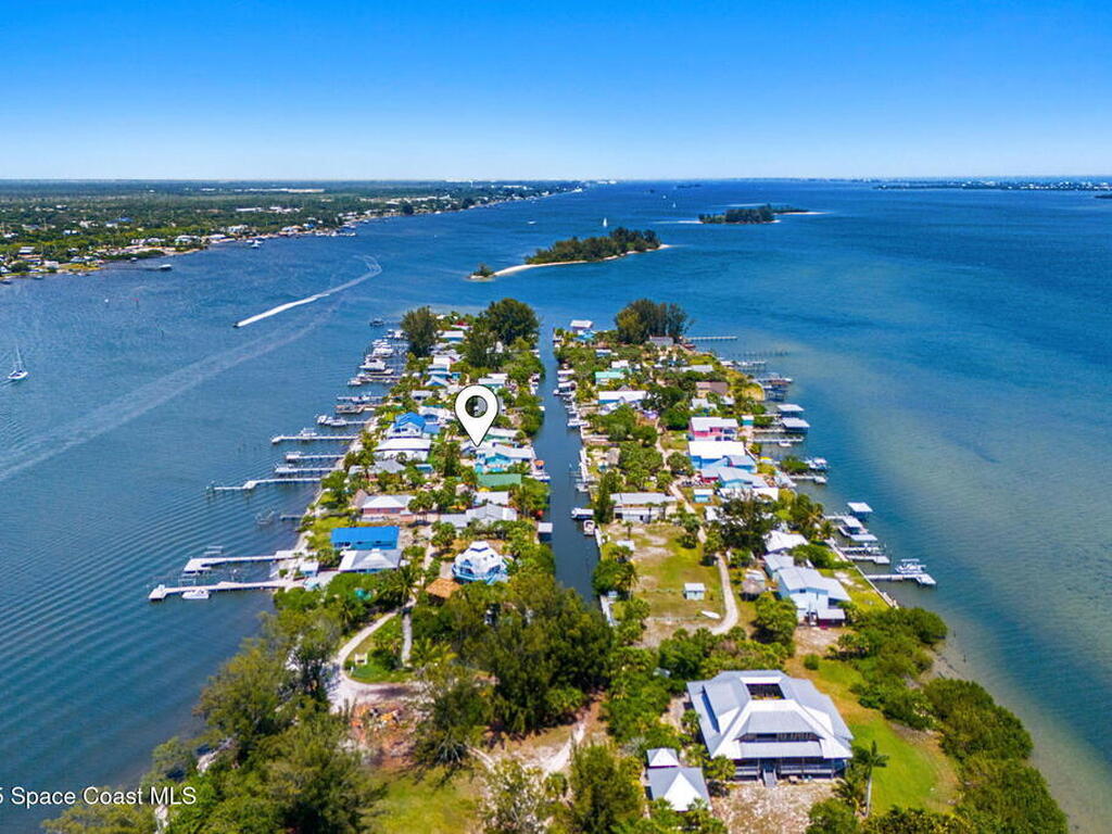 36 Vip Island, Grant, FL 32949