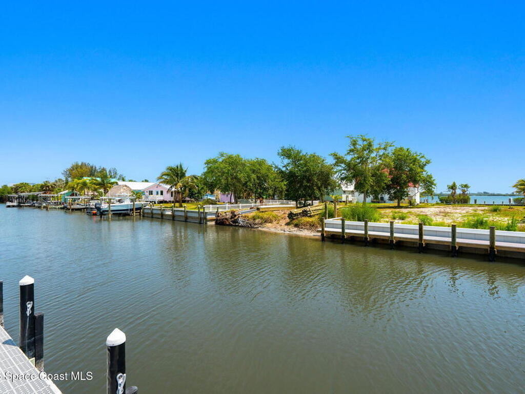 36 Vip Island, Grant, FL 32949