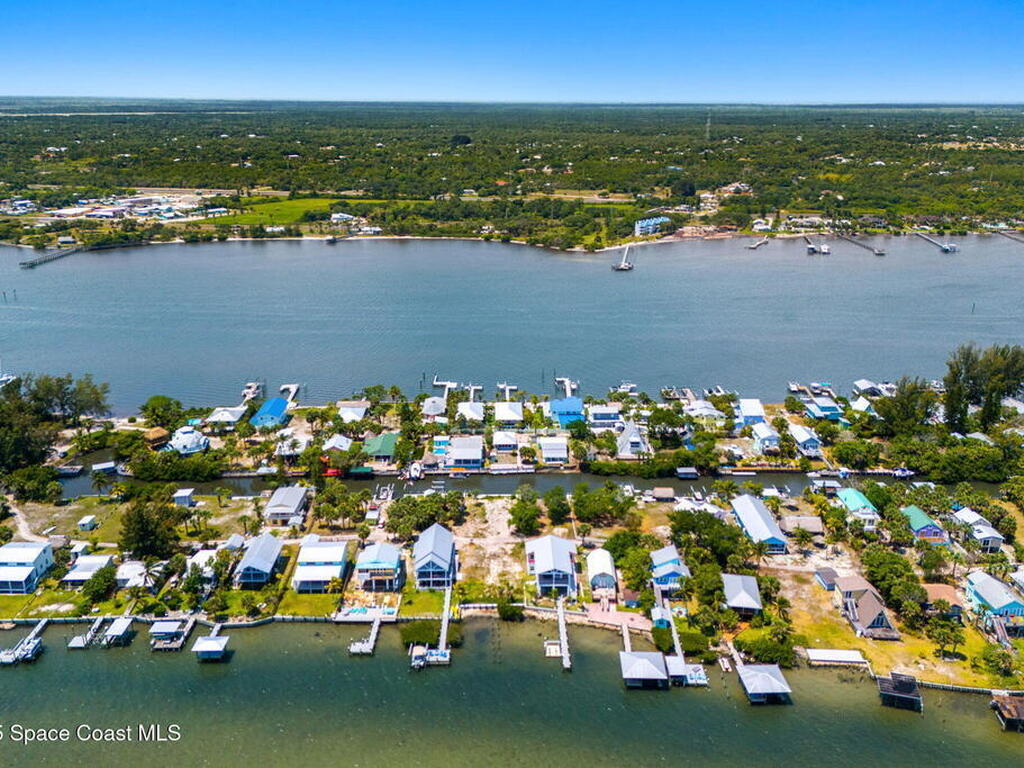 36 Vip Island, Grant, FL 32949
