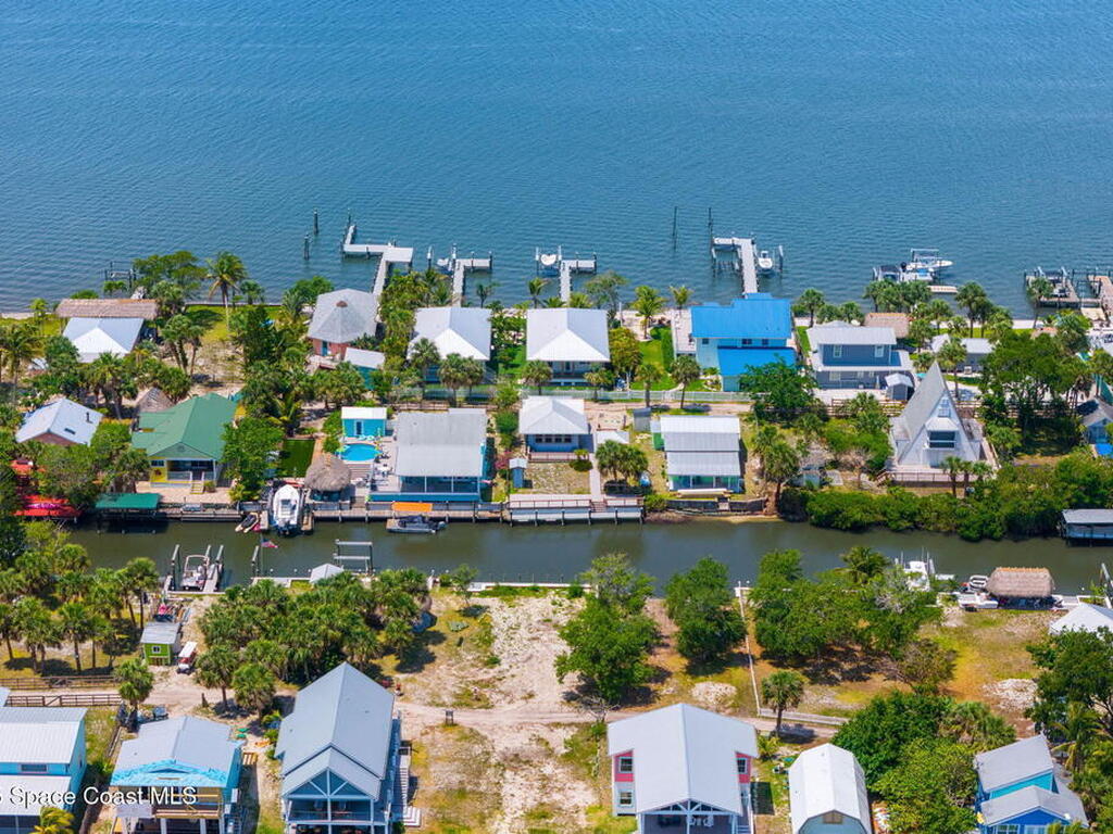 36 Vip Island, Grant, FL 32949
