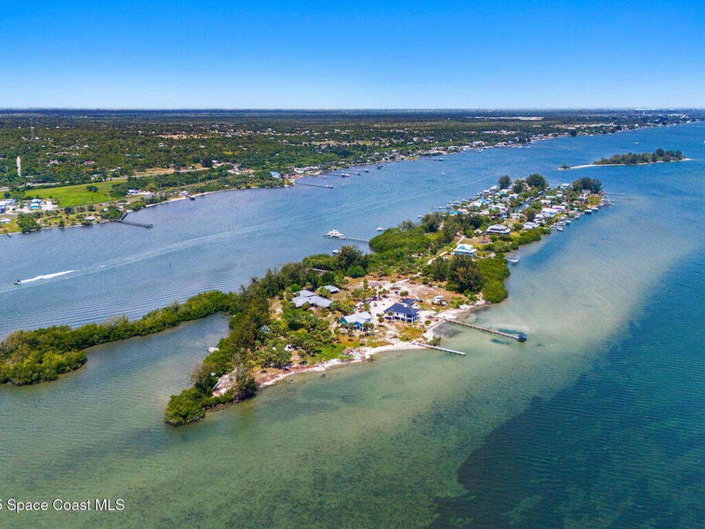 36 Vip Island, Grant, FL 32949