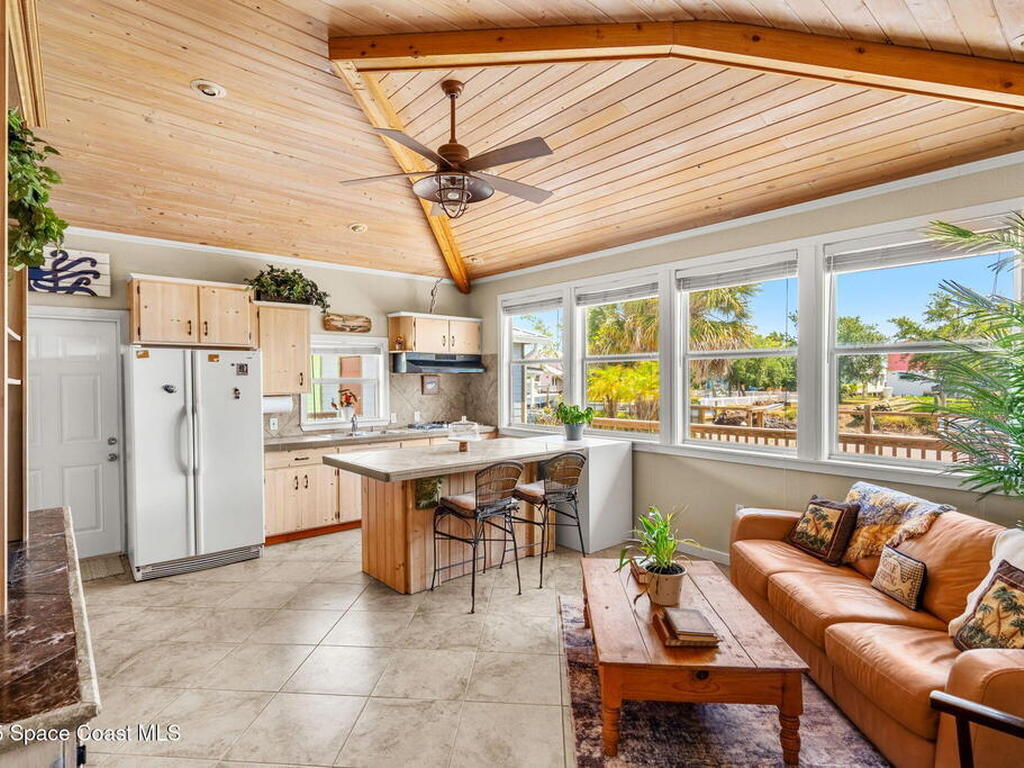 36 Vip Island, Grant, FL 32949