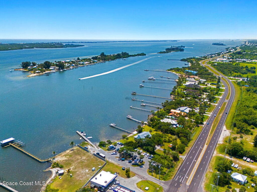 36 Vip Island, Grant, FL 32949