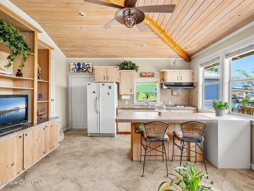 36 Vip Island, Grant, FL 32949