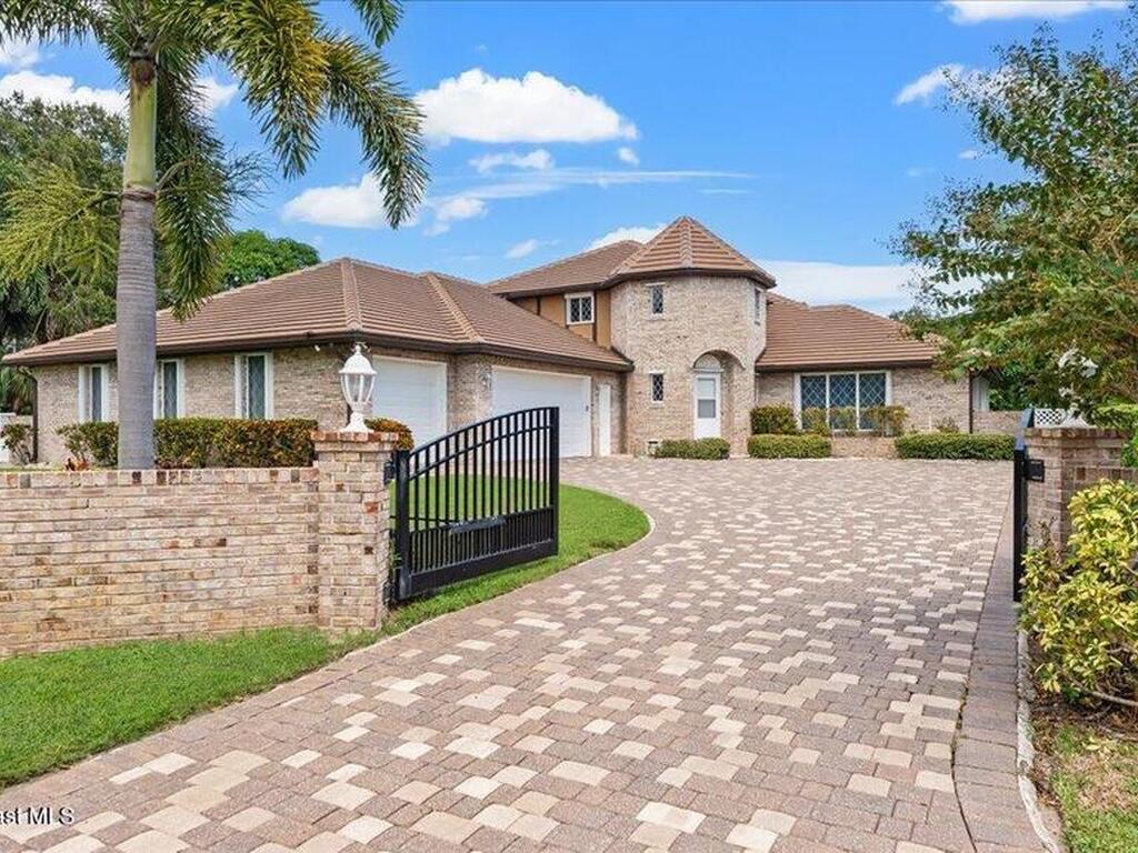 9140 S Tropical Trail, Merritt Island, FL 32952