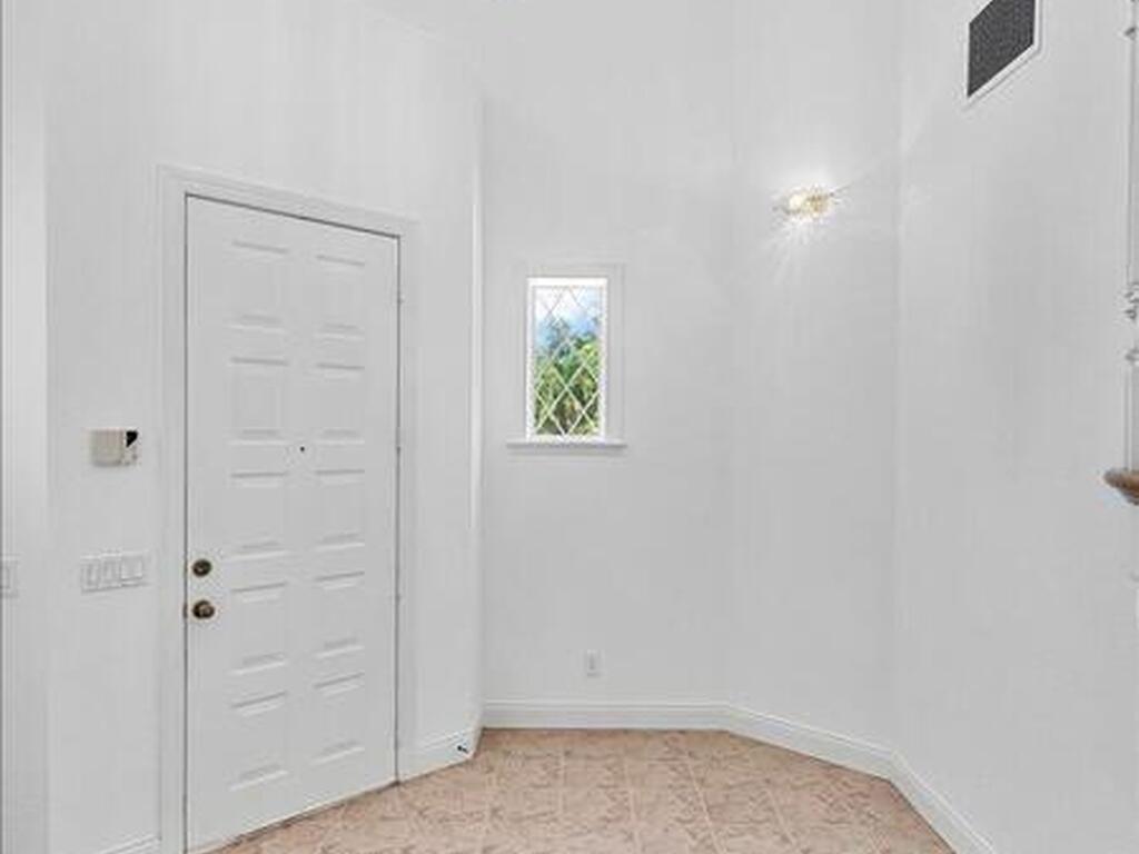 9140 S Tropical Trail, Merritt Island, FL 32952