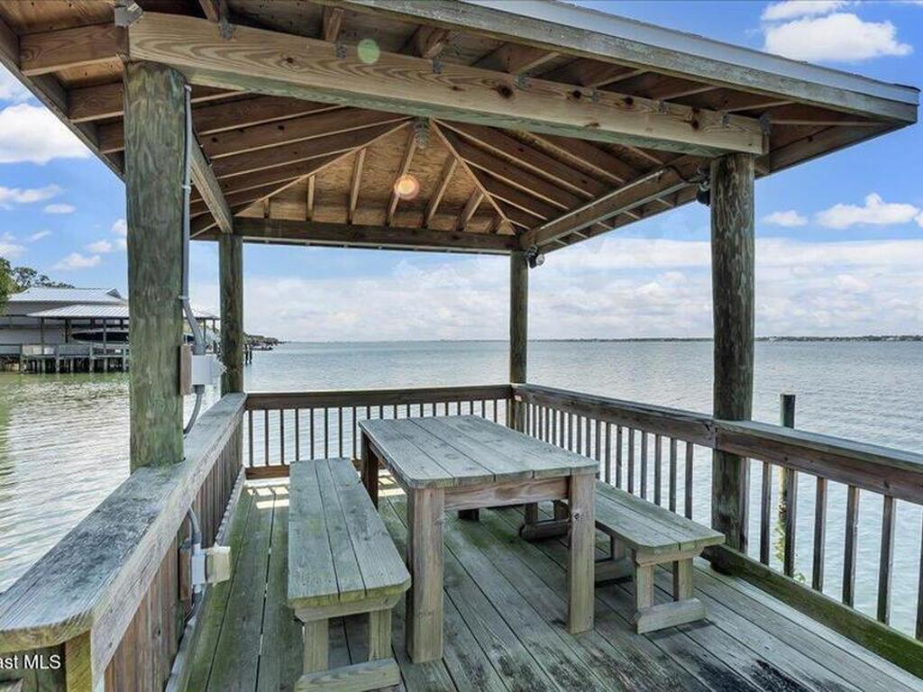 9140 S Tropical Trail, Merritt Island, FL 32952