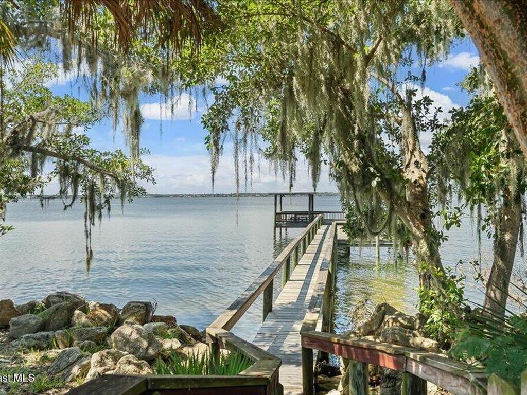 9140 S Tropical Trail, Merritt Island, FL 32952