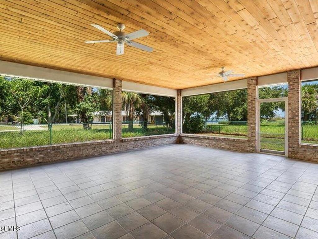 9140 S Tropical Trail, Merritt Island, FL 32952