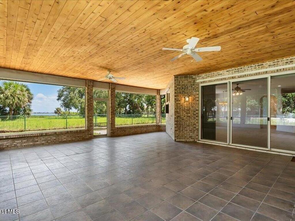 9140 S Tropical Trail, Merritt Island, FL 32952