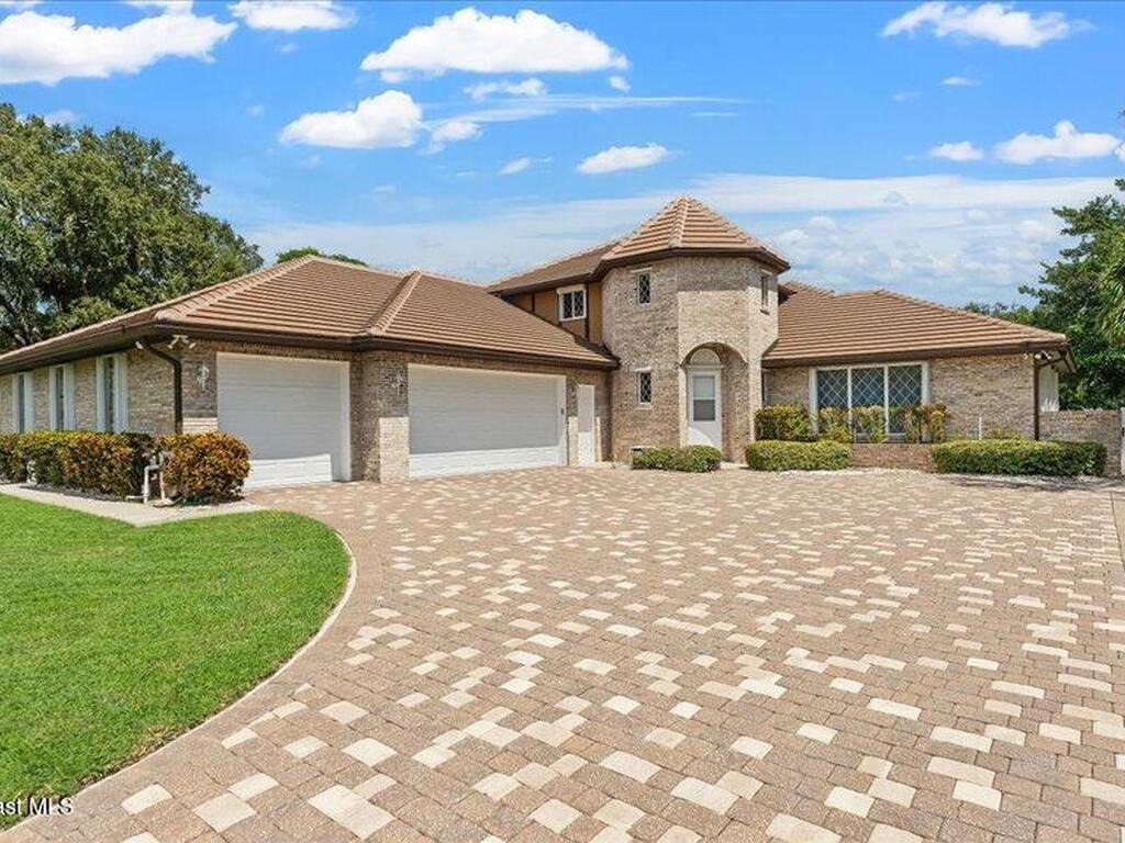 9140 S Tropical Trail, Merritt Island, FL 32952