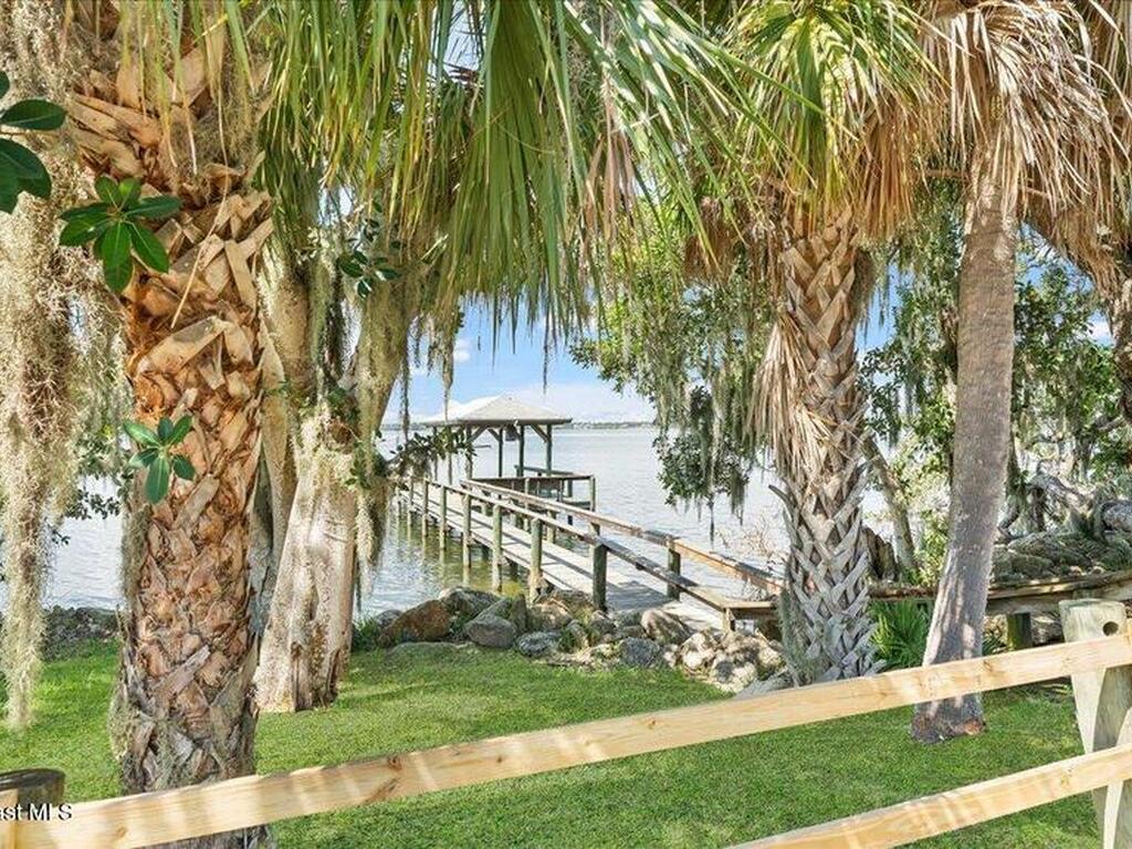 9140 S Tropical Trail, Merritt Island, FL 32952