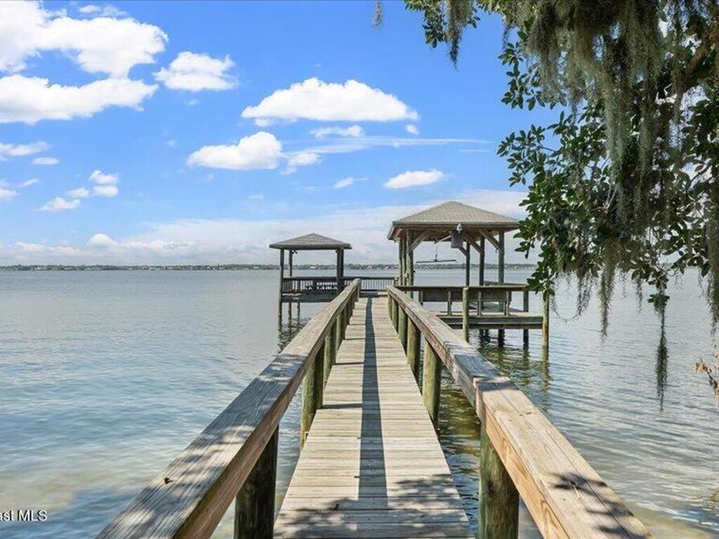 9140 S Tropical Trail, Merritt Island, FL 32952