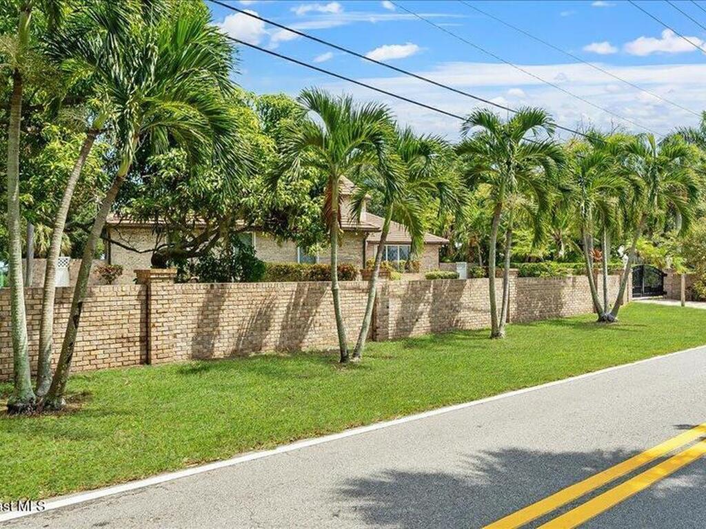 9140 S Tropical Trail, Merritt Island, FL 32952