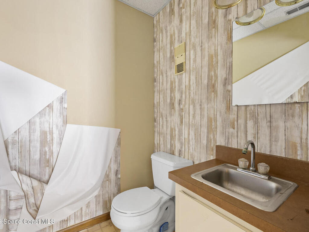 700 N Wickham Road, Melbourne, FL 32935