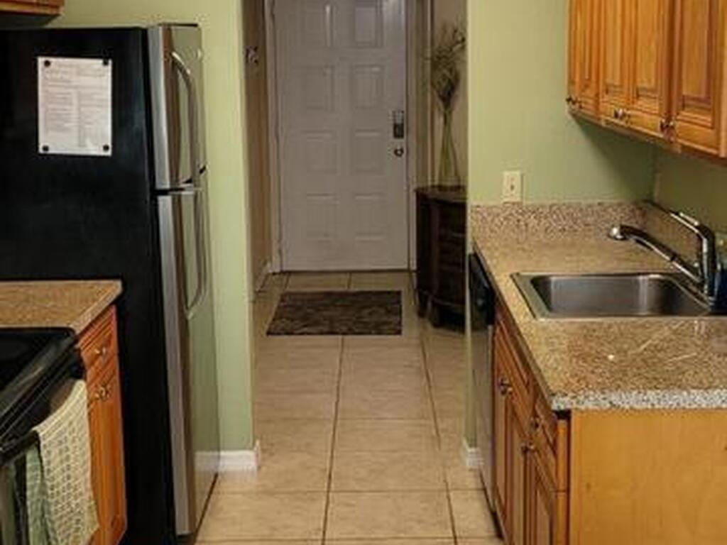 225 S Tropical Trail, Merritt Island, FL 32952