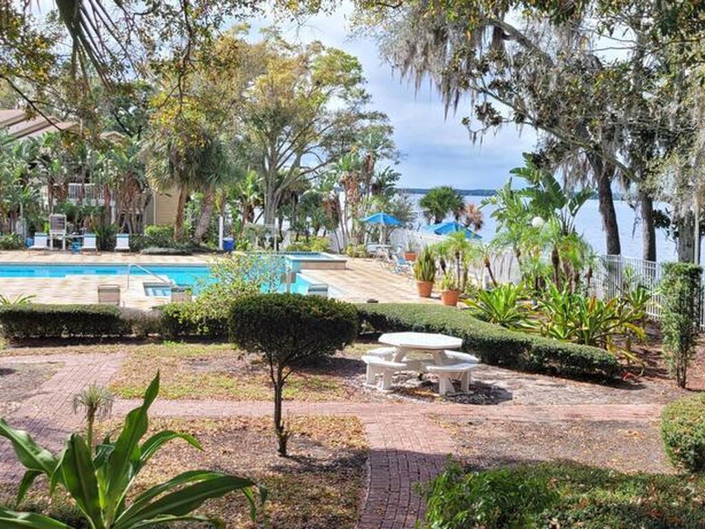 225 S Tropical Trail, Merritt Island, FL 32952