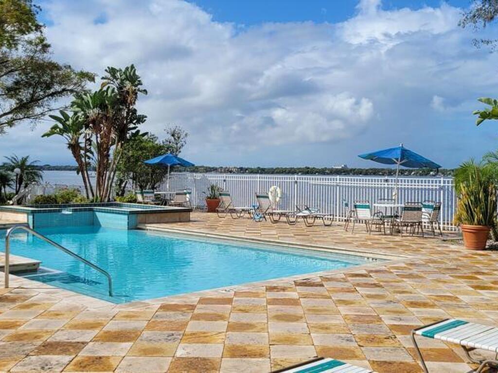 225 S Tropical Trail, Merritt Island, FL 32952