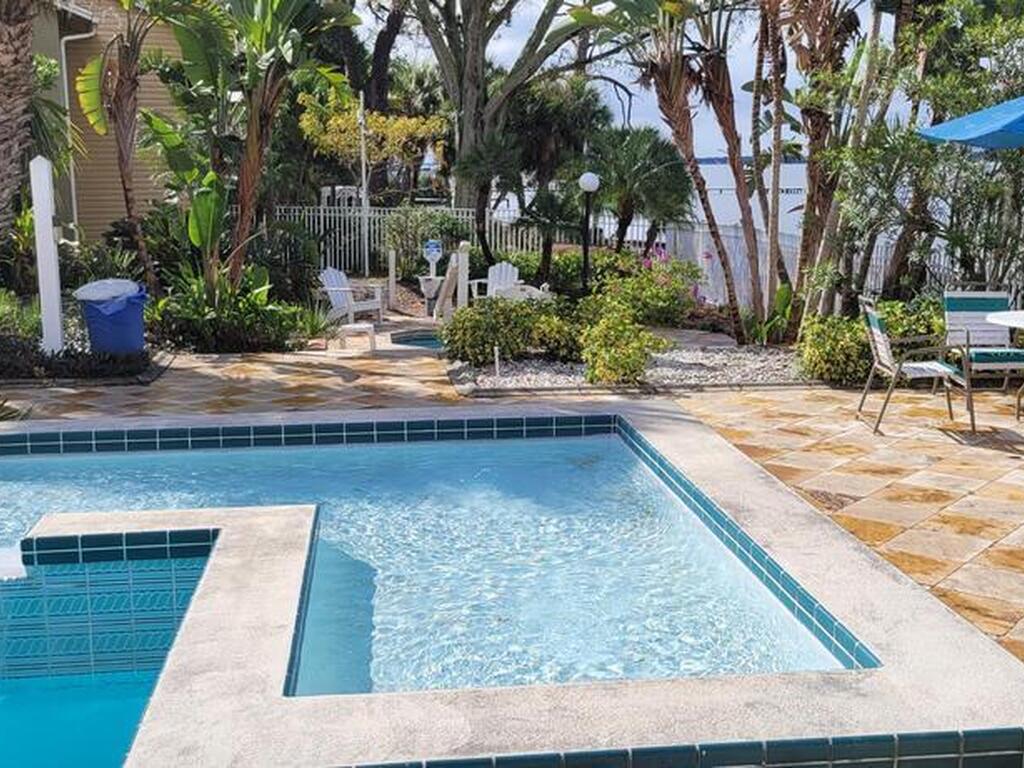 225 S Tropical Trail, Merritt Island, FL 32952