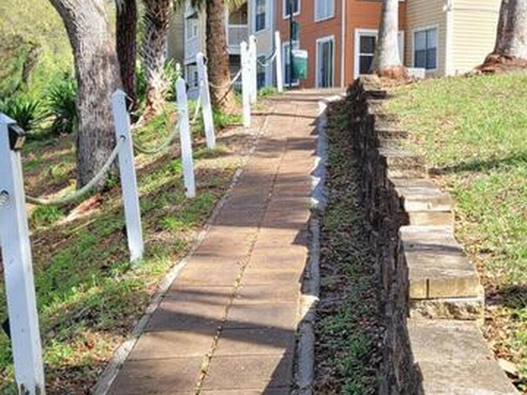 225 S Tropical Trail, Merritt Island, FL 32952