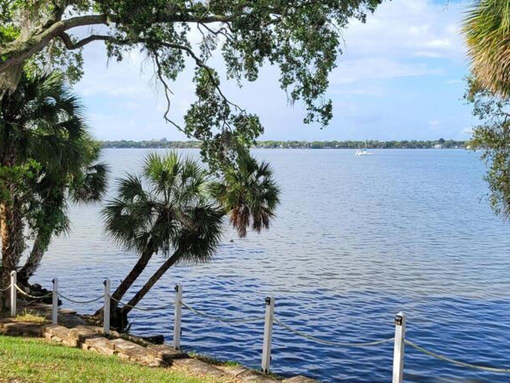 225 S Tropical Trail, Merritt Island, FL 32952