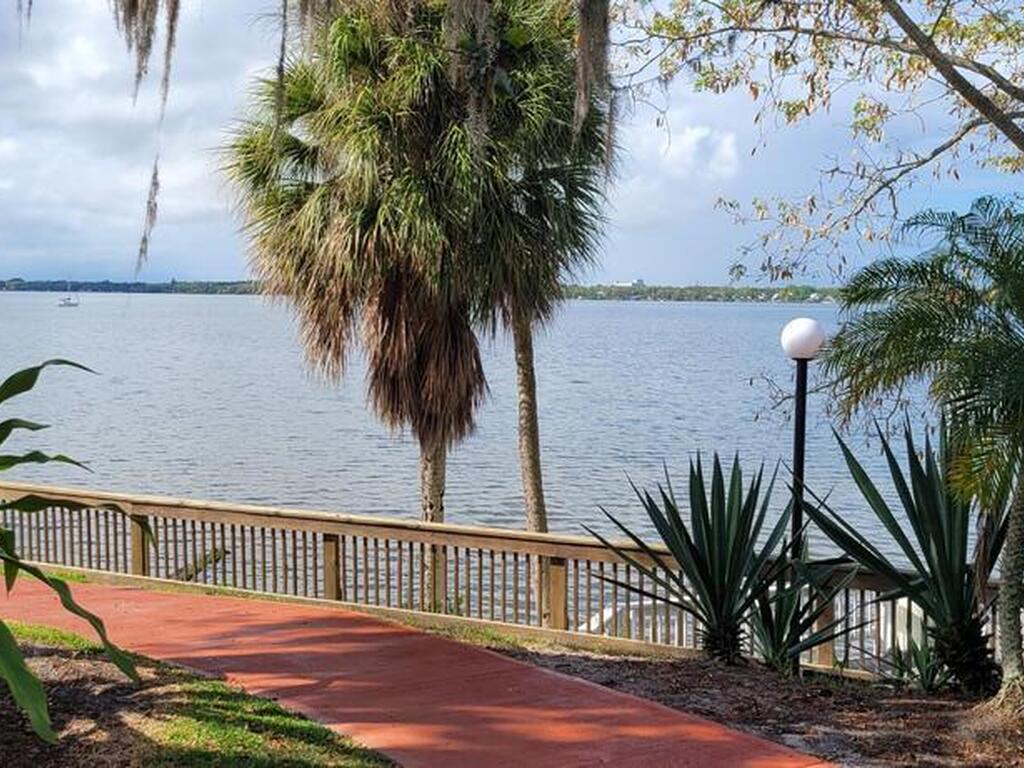 225 S Tropical Trail, Merritt Island, FL 32952