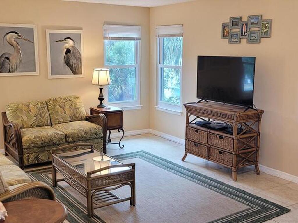 225 S Tropical Trail, Merritt Island, FL 32952