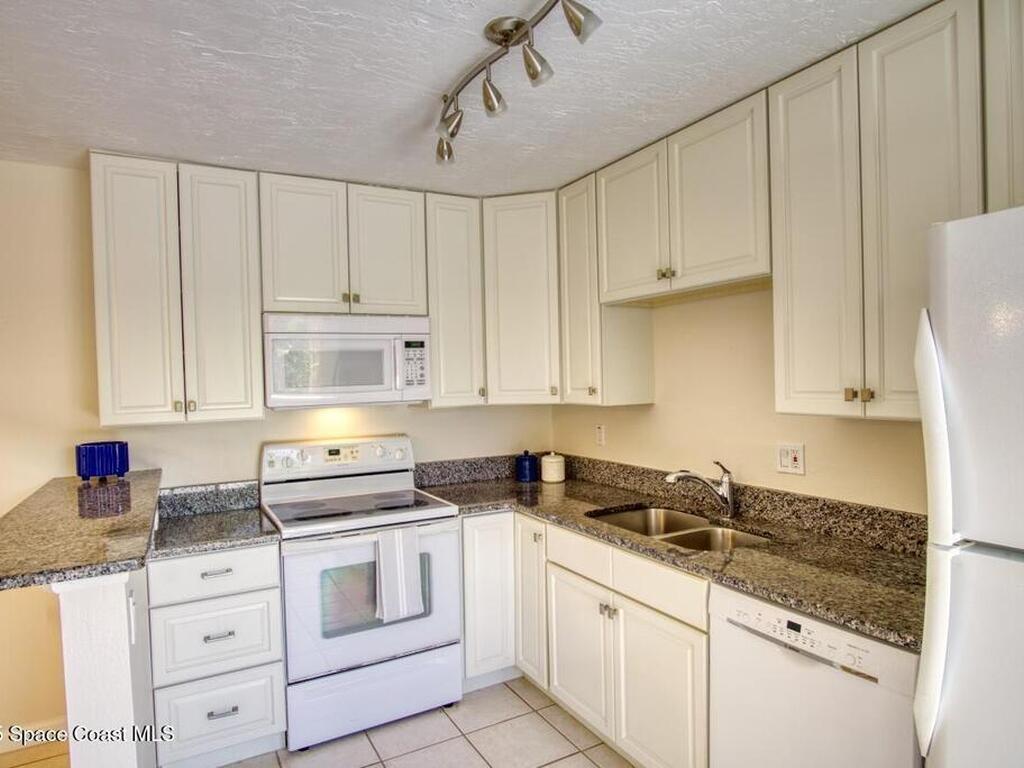 3711 Vista Oaks Circle, Palm Bay, FL 32905