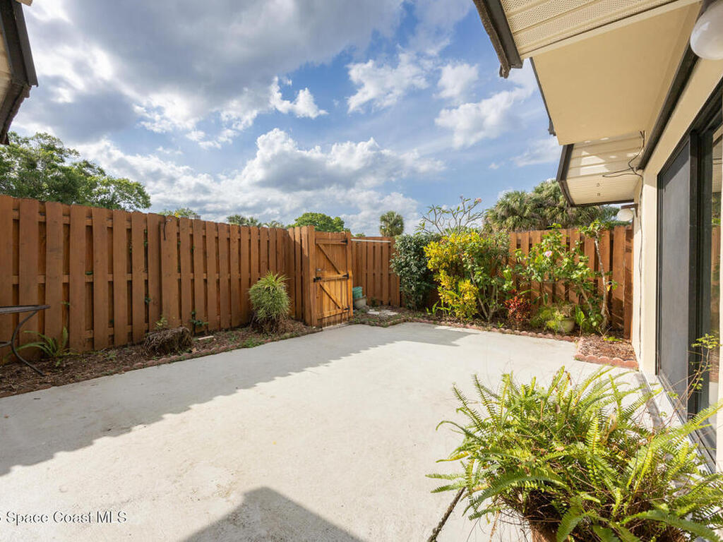 3711 Vista Oaks Circle, Palm Bay, FL 32905