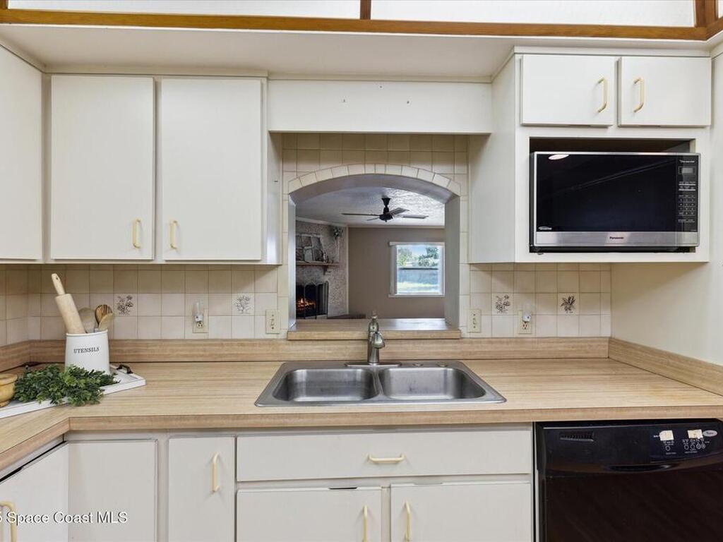 185 Moore Avenue, Merritt Island, FL 32952