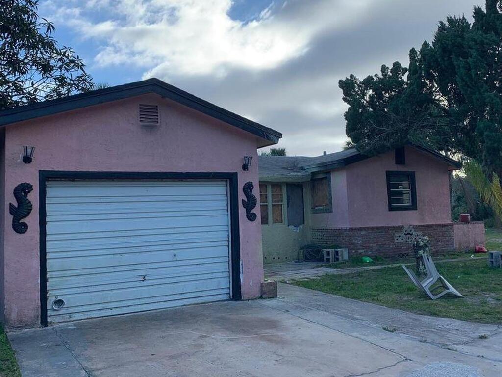 811 Calloway Lane, Melbourne, FL 32901