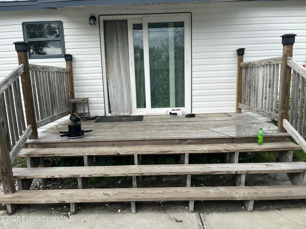 335 Saint Charles Avenue, Merritt Island, FL 32953