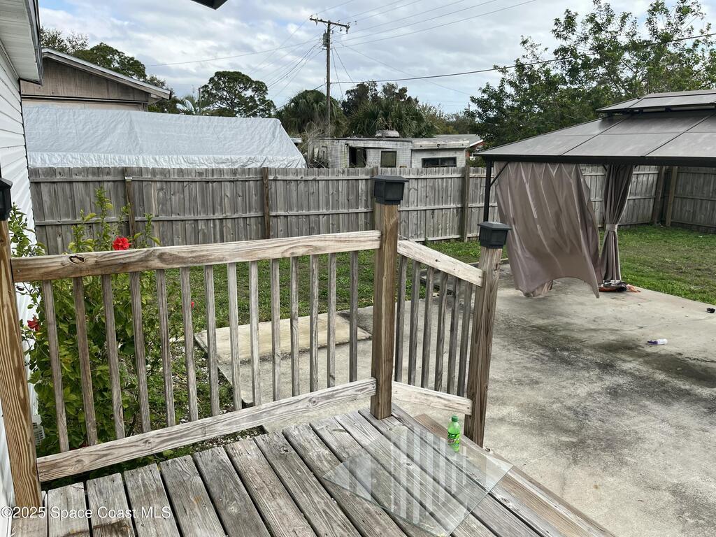 335 Saint Charles Avenue, Merritt Island, FL 32953