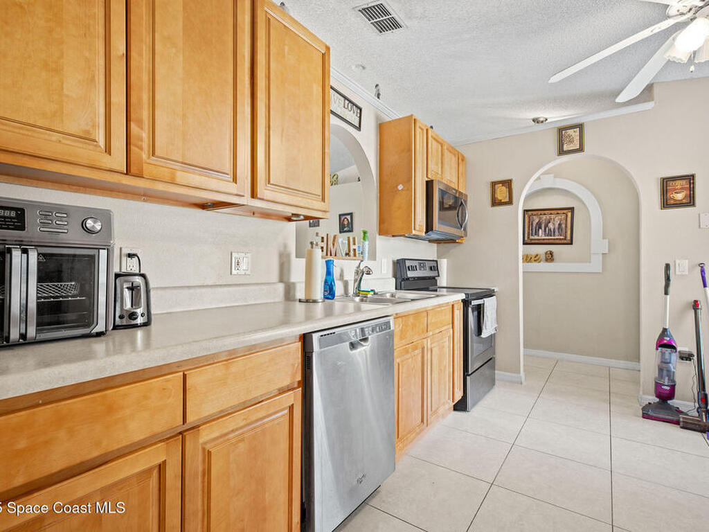 2977 Sebastian Lane, Melbourne, FL 32935