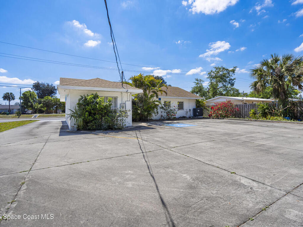 834 Sarno Road, Melbourne, FL 32935