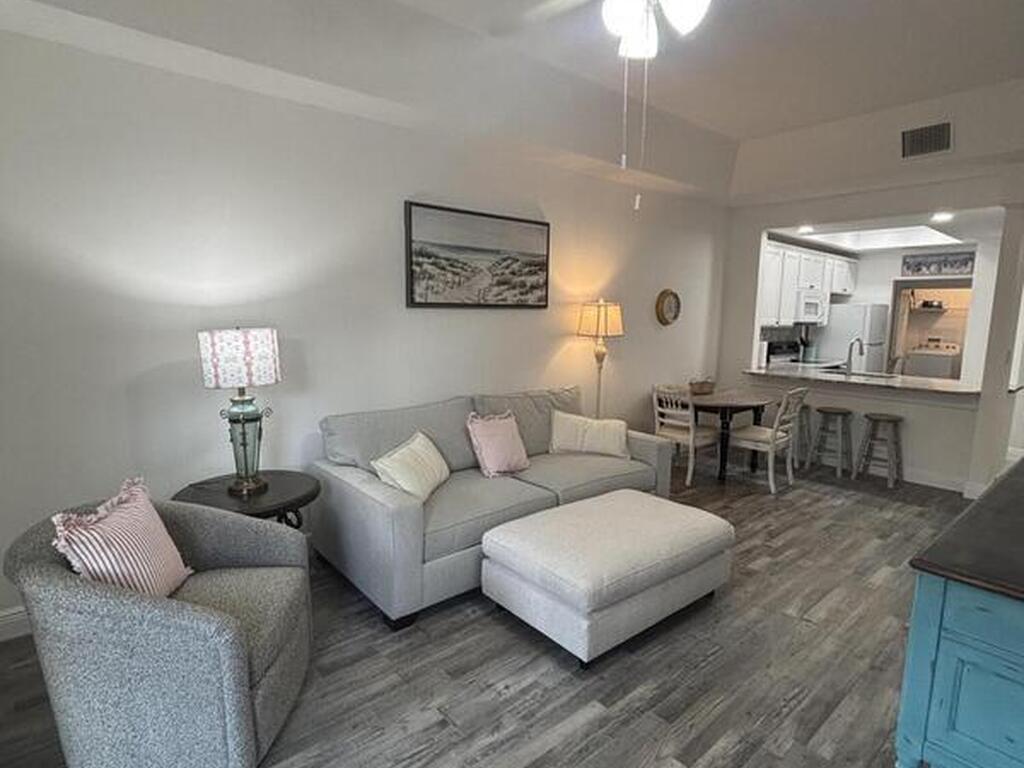 754 S Orlando Avenue, Cocoa Beach, FL 32931