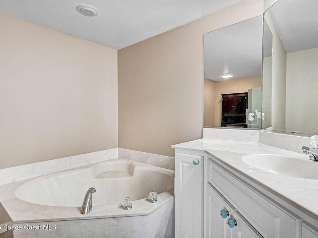 821 Del Rio Way, Merritt Island, FL 32953