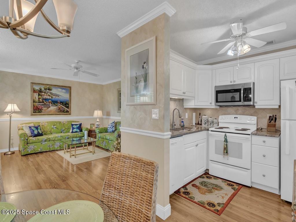 8 Vista Palm Lane, Vero Beach, FL 32962