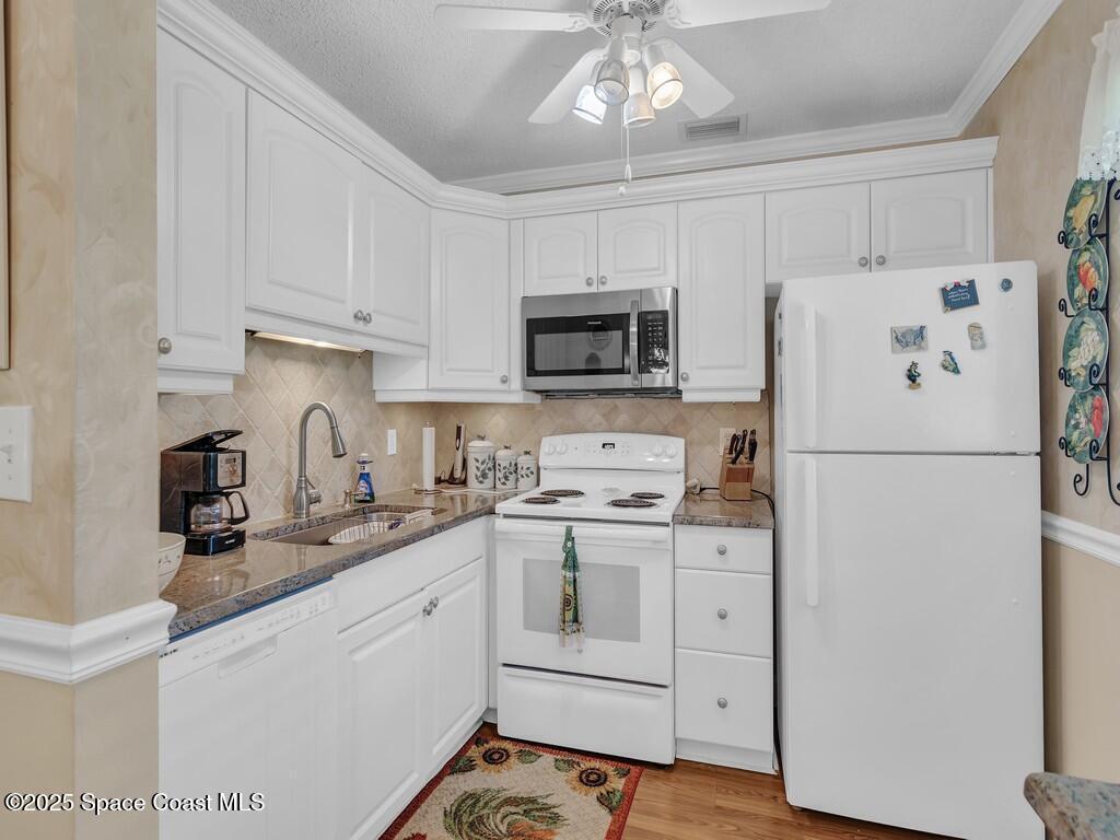 8 Vista Palm Lane, Vero Beach, FL 32962