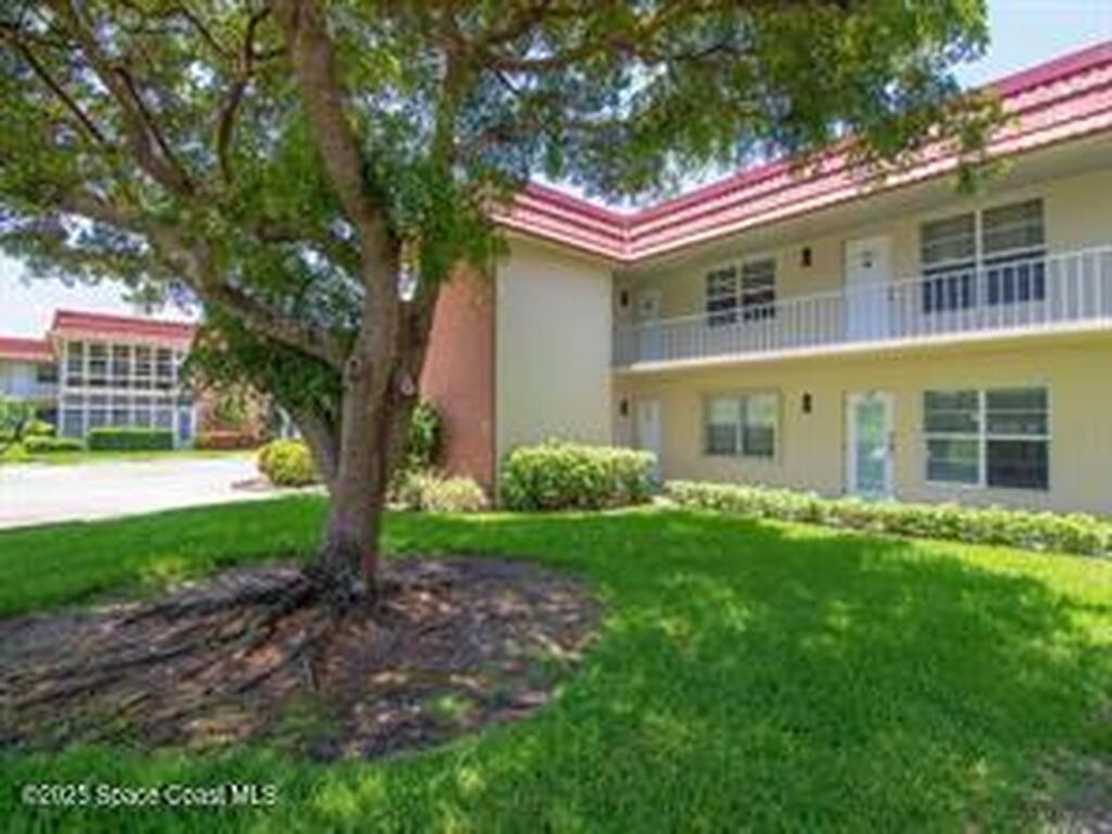 8 Vista Palm Lane, Vero Beach, FL 32962