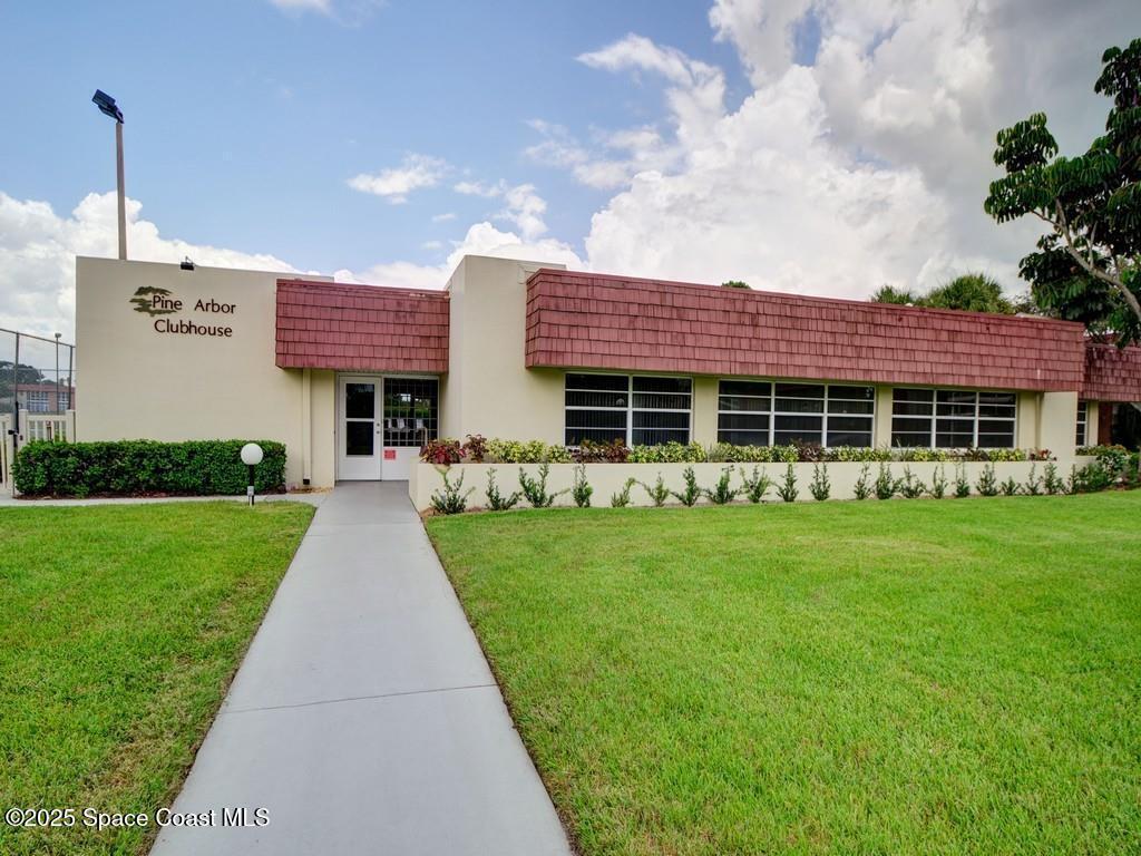 8 Vista Palm Lane, Vero Beach, FL 32962