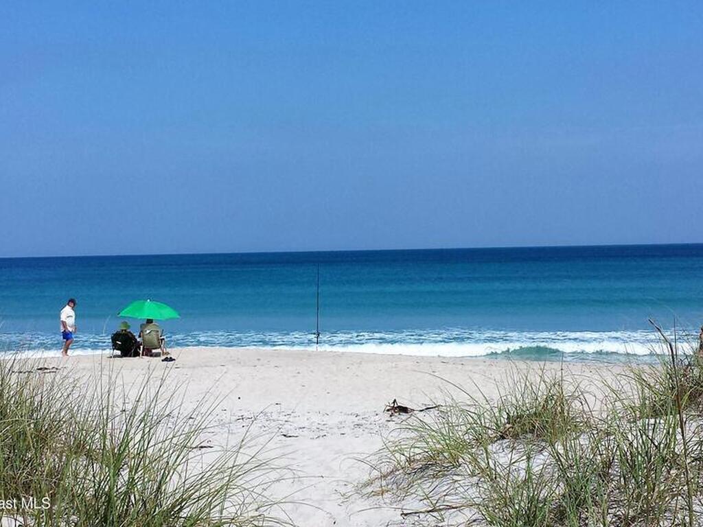 8 Vista Palm Lane, Vero Beach, FL 32962