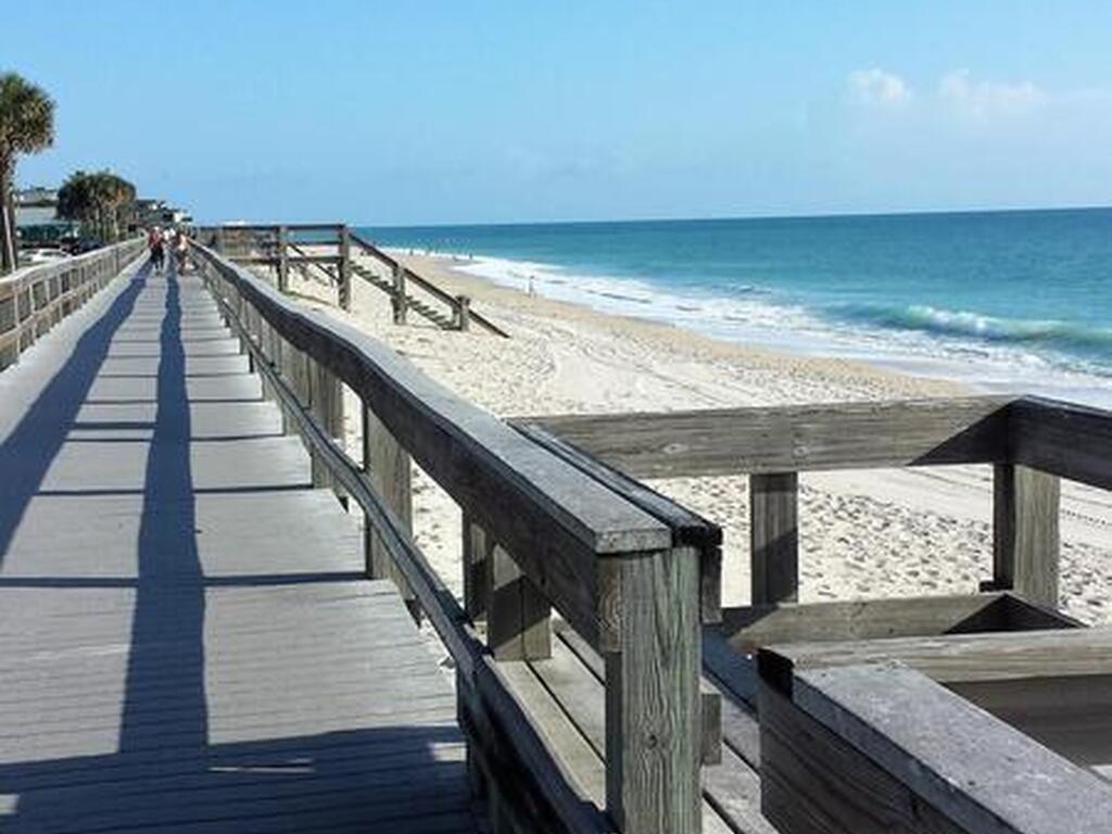 8 Vista Palm Lane, Vero Beach, FL 32962