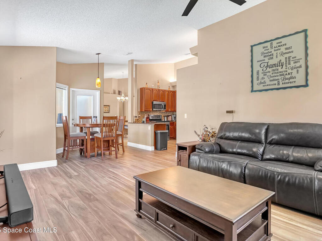 3033 Forest Creek Drive, Melbourne, FL 32901